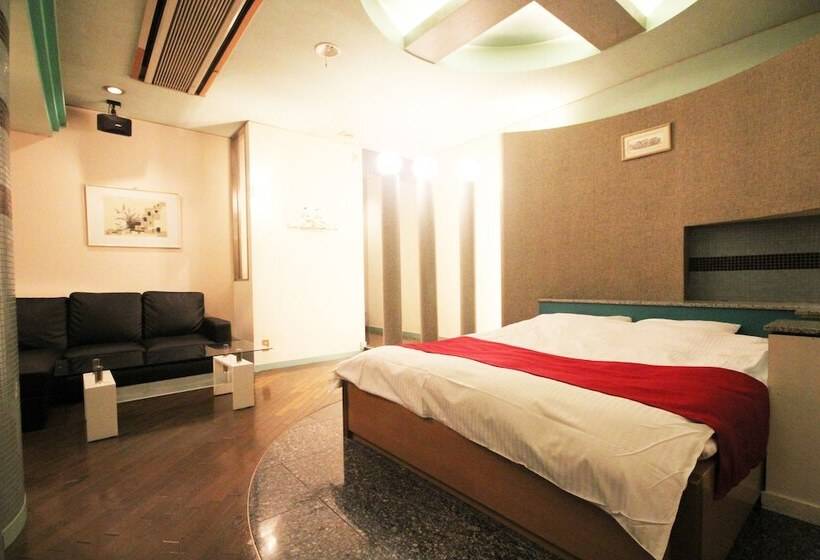 酒店 Bibi   Adults Only