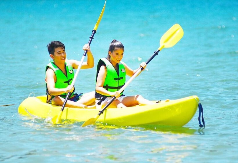 בית מלון כפרי Camaya Coast