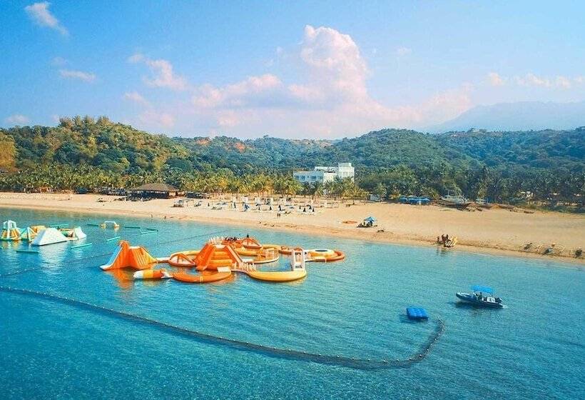 בית מלון כפרי Camaya Coast