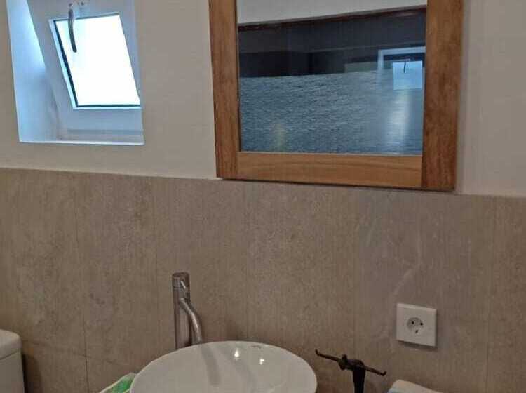 Отель Coconut Lodge