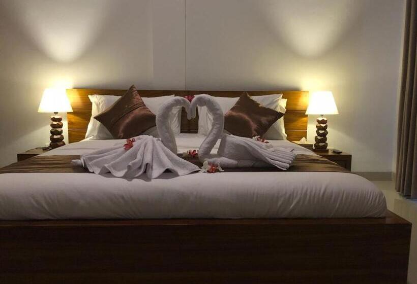 فندق Green Beach Inn