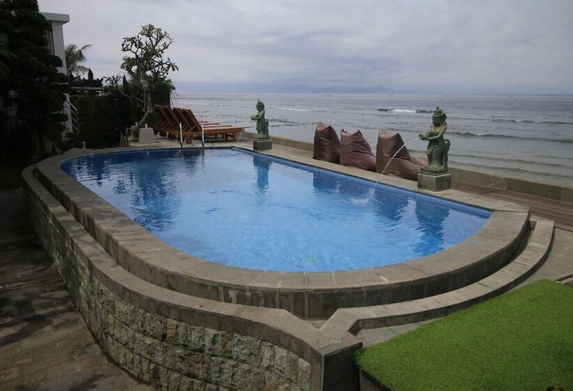 فندق Green Beach Inn