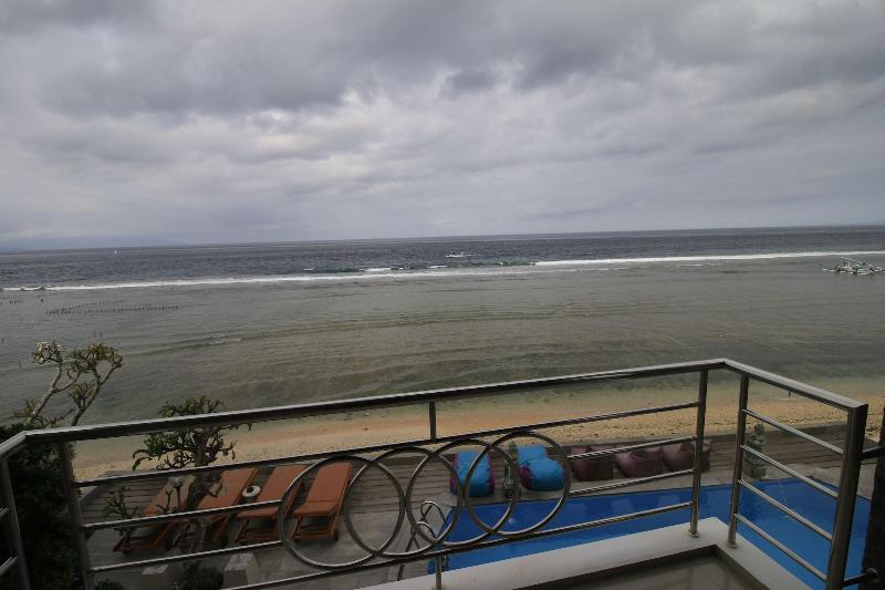 فندق Green Beach Inn