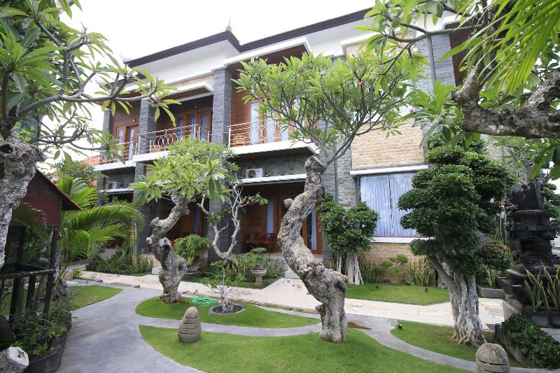 فندق Green Beach Inn