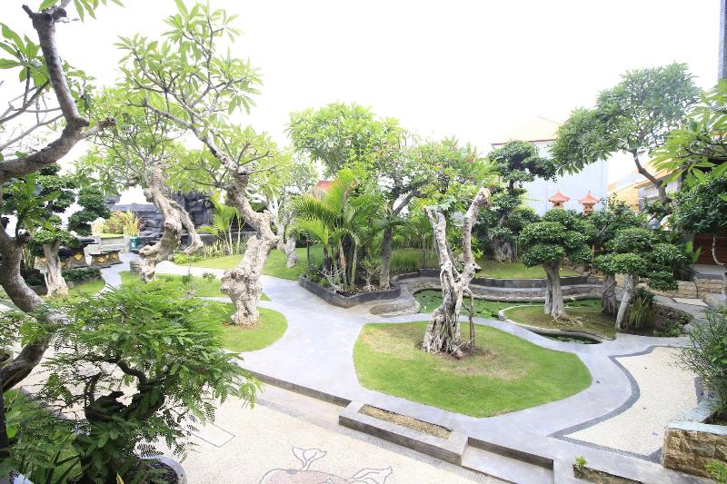 فندق Green Beach Inn