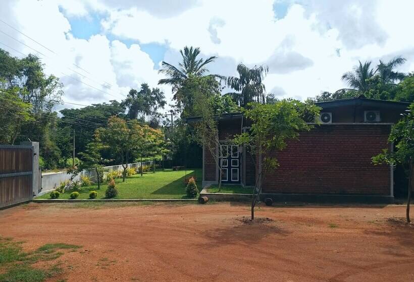 ホテル Honey Tree Polonnaruwa