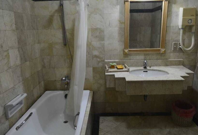 Отель Javana Spa & Resort