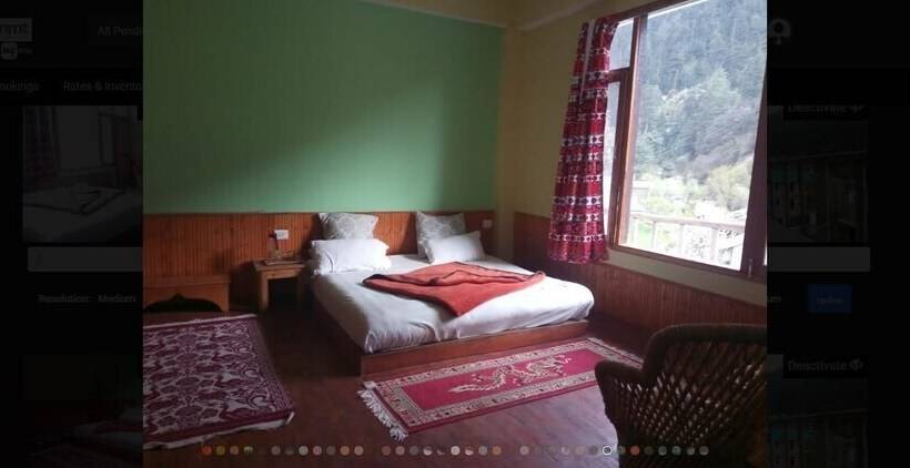 호텔 Jibhi Cottage