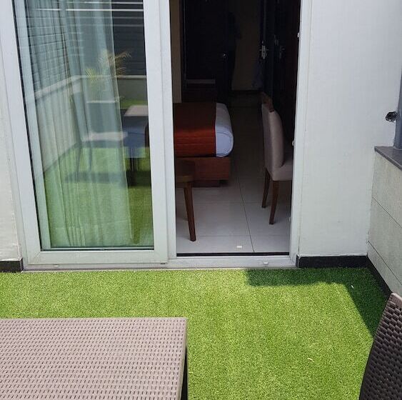 בית מלון כפרי Kenview