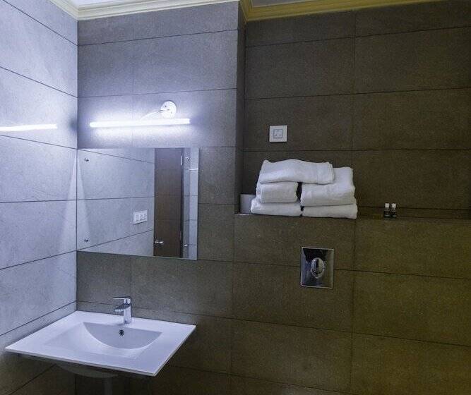 فندق Kings Regency