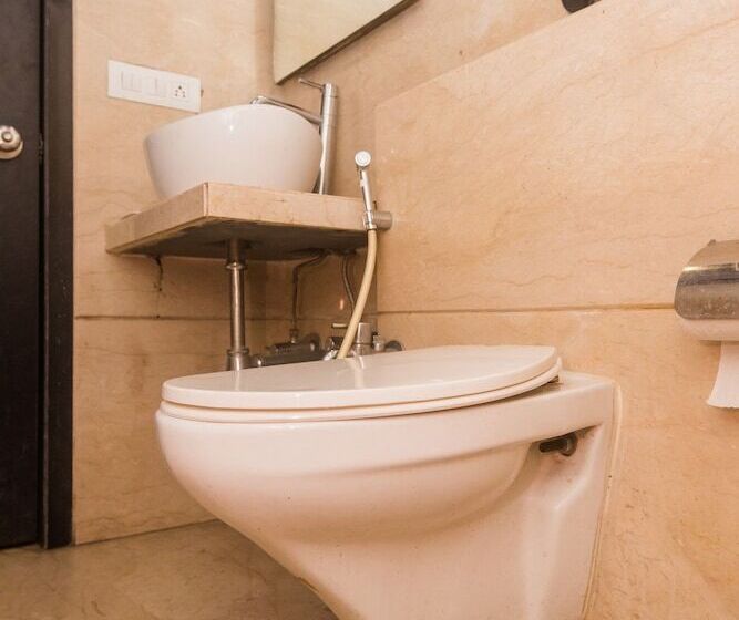 בית מלון כפרי Monarch Boutique