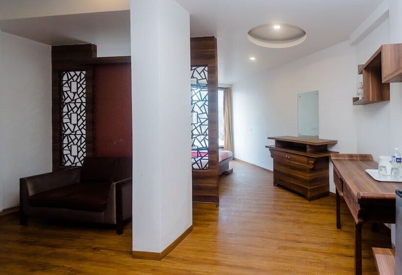 בית מלון כפרי Monarch Boutique