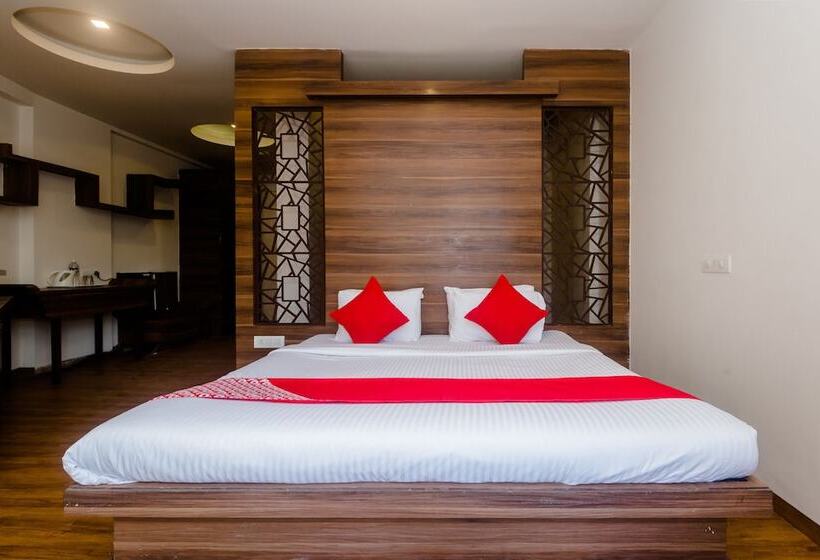 בית מלון כפרי Monarch Boutique