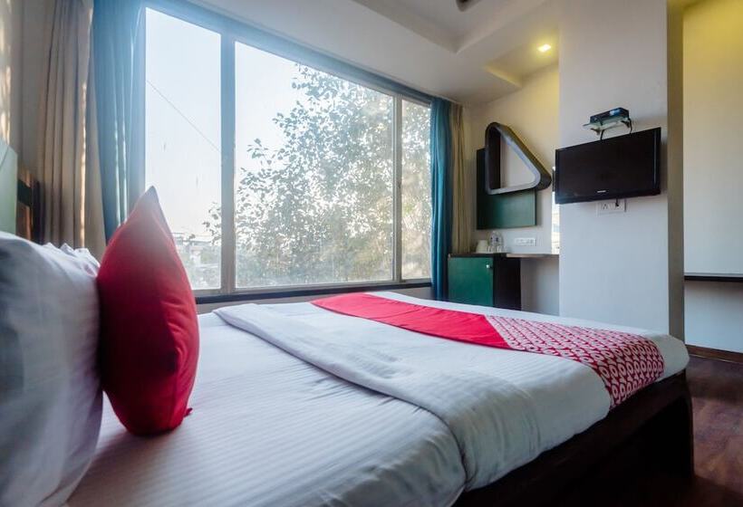 בית מלון כפרי Monarch Boutique