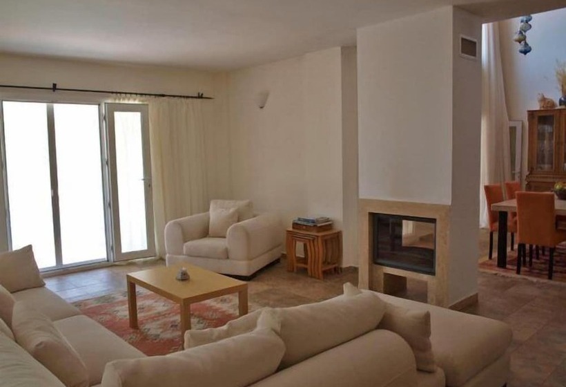 בית מלון כפרי Moonstone House