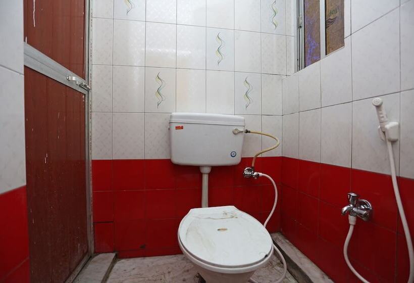 בית מלון כפרי New Urvashi By Oyo Rooms