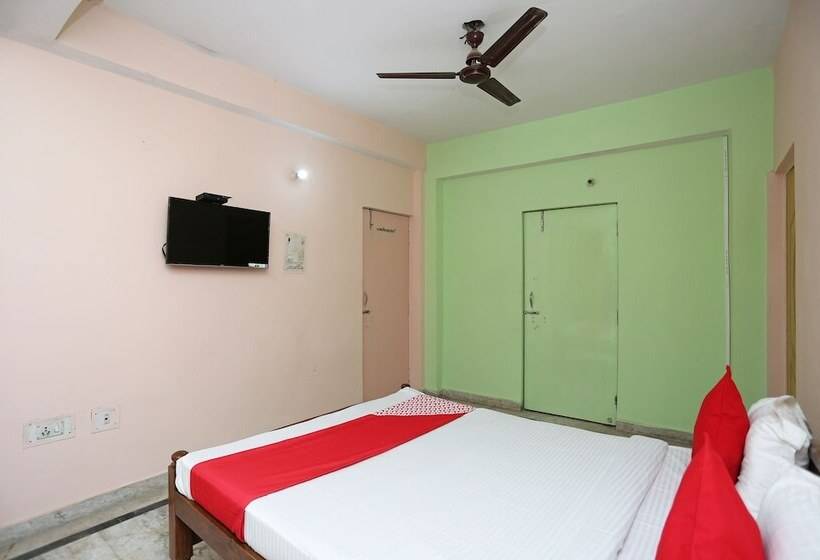 בית מלון כפרי New Urvashi By Oyo Rooms