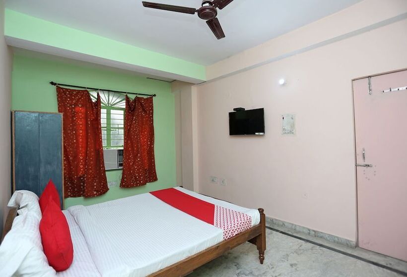 בית מלון כפרי New Urvashi By Oyo Rooms