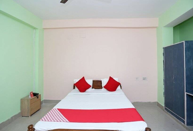 בית מלון כפרי New Urvashi By Oyo Rooms