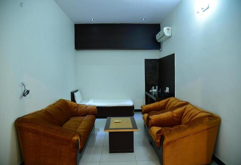 فندق Nijaguna Resorts