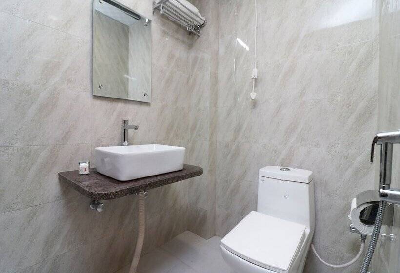 Отель Oyo 24288 Surya Teja Residency