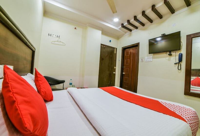 Отель Oyo 24288 Surya Teja Residency