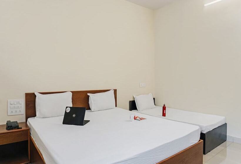 호텔 Oyo Living 26804 Luxurious Studio Rooms