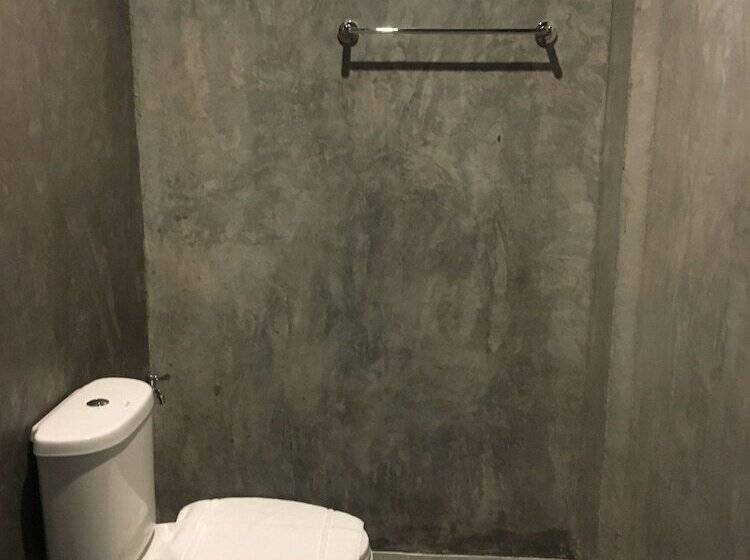 فندق P Loft Hostel