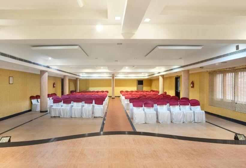 בית מלון כפרי Palette Resorts Tapovan Green County