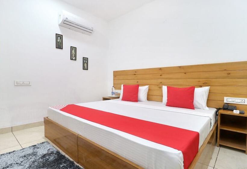 호텔 R K Grand By Oyo Rooms