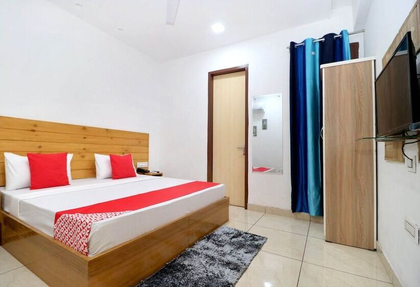 호텔 R K Grand By Oyo Rooms