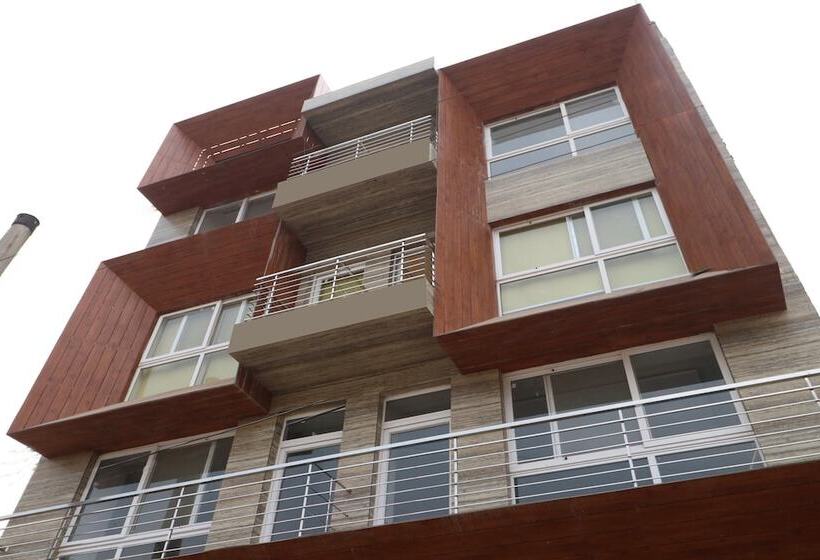 호텔 R K Grand By Oyo Rooms