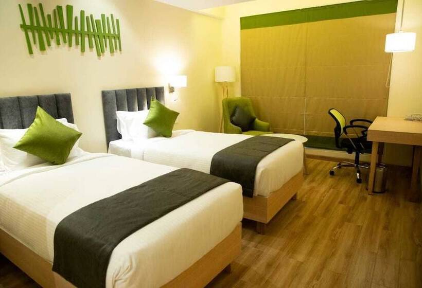 בית מלון כפרי Regenta Central Harsha Vapi