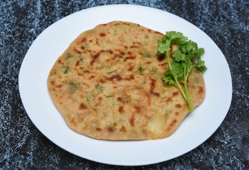 호텔 Royal By Oyo Rooms