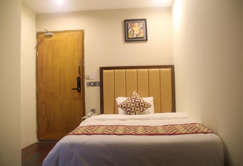 هتل Royal Inn Dhaka