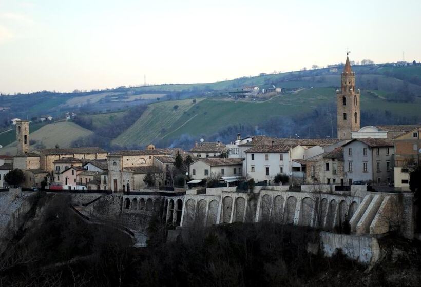 فندق ريفى Agriturismo Il Vecchio Carro