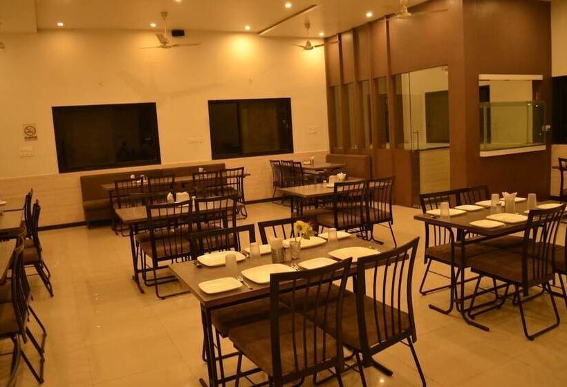בית מלון כפרי Safari Lodge