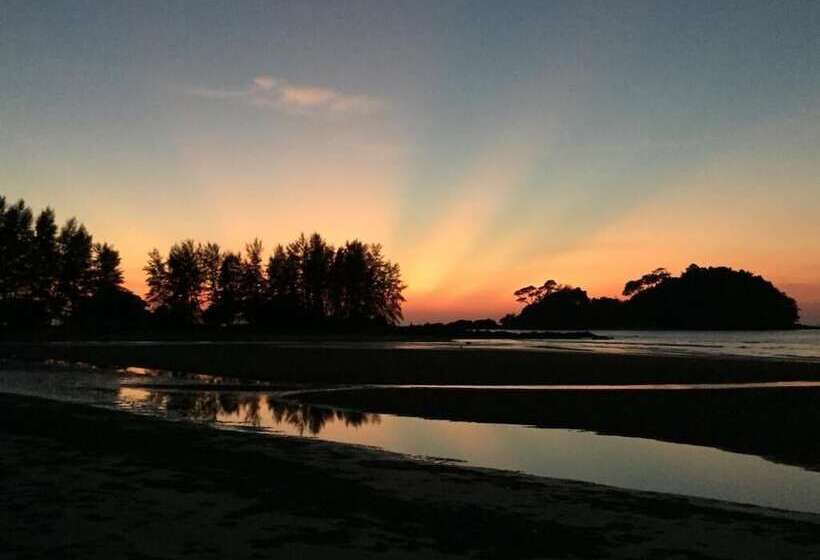 בית מלון כפרי Sea Rounding