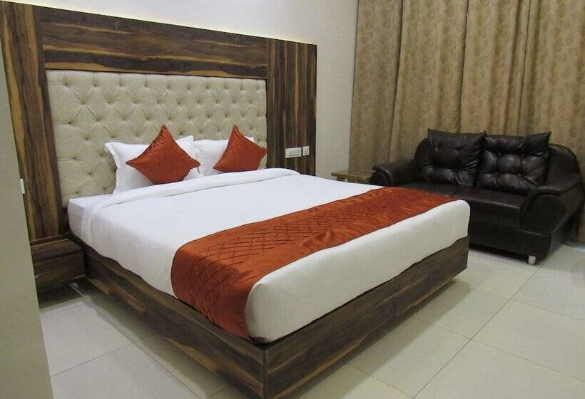 בית מלון כפרי The English Garden