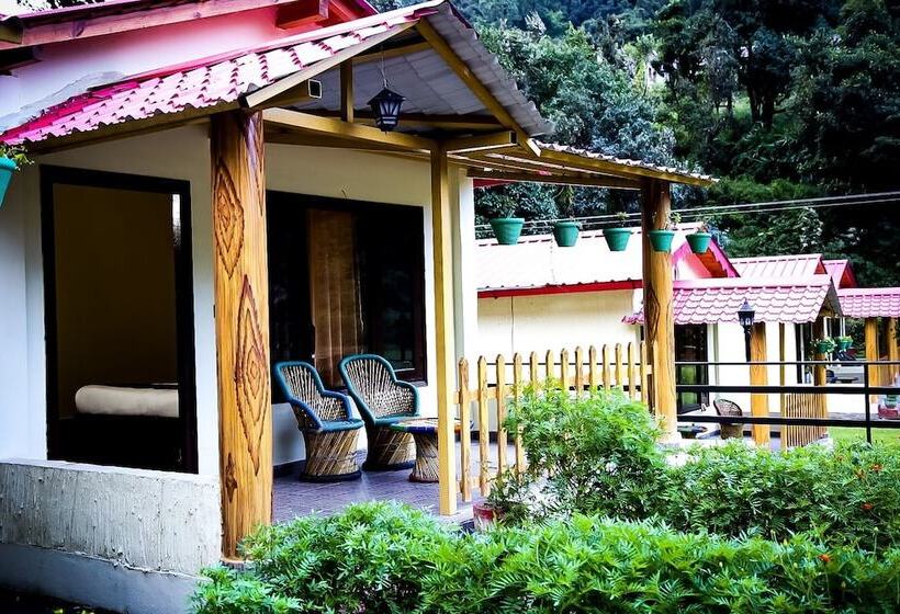 Отель The Jungle Pool By Beyond Stay