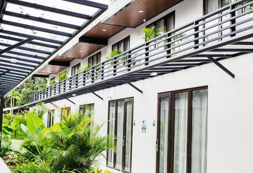 هتل Holiday Suites Port Barton