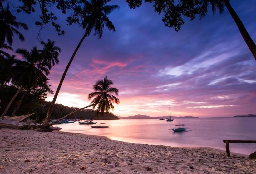 هتل Holiday Suites Port Barton