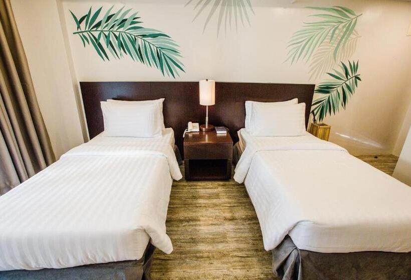 هتل Holiday Suites Port Barton