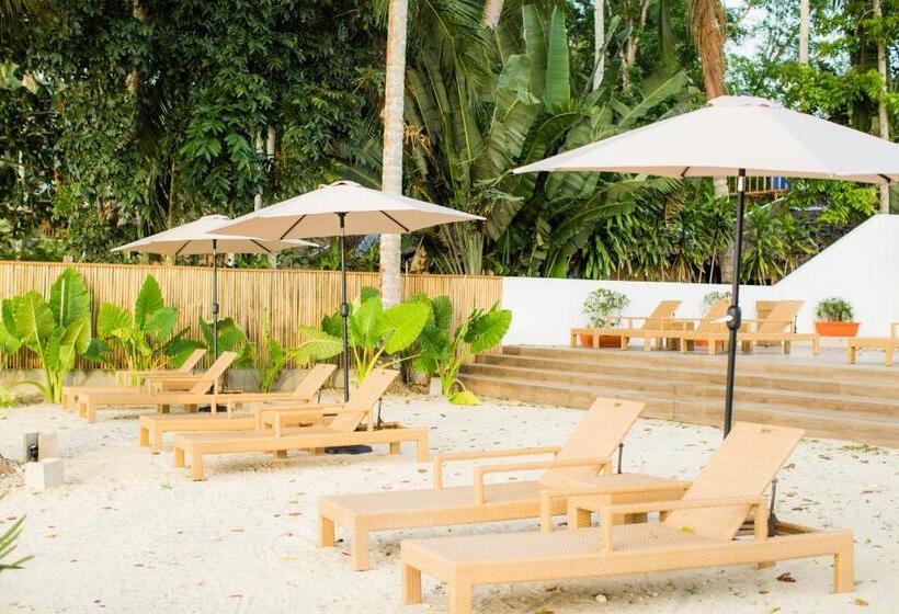 هتل Holiday Suites Port Barton