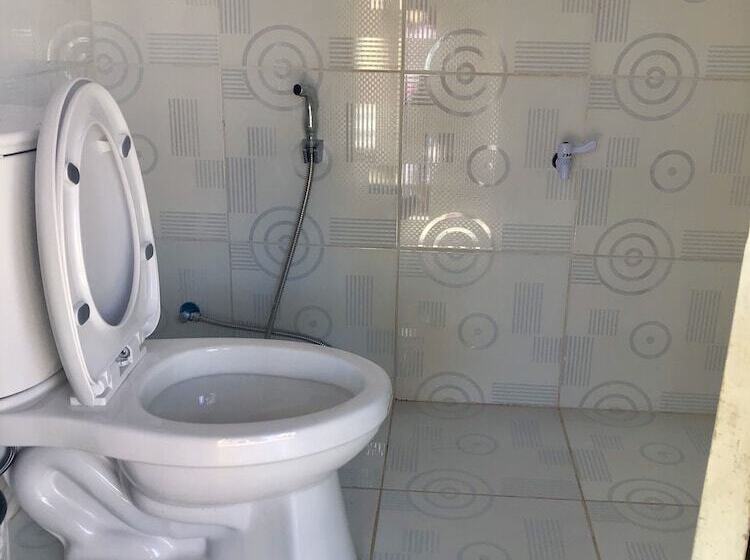 هتل Holiday Suites Port Barton