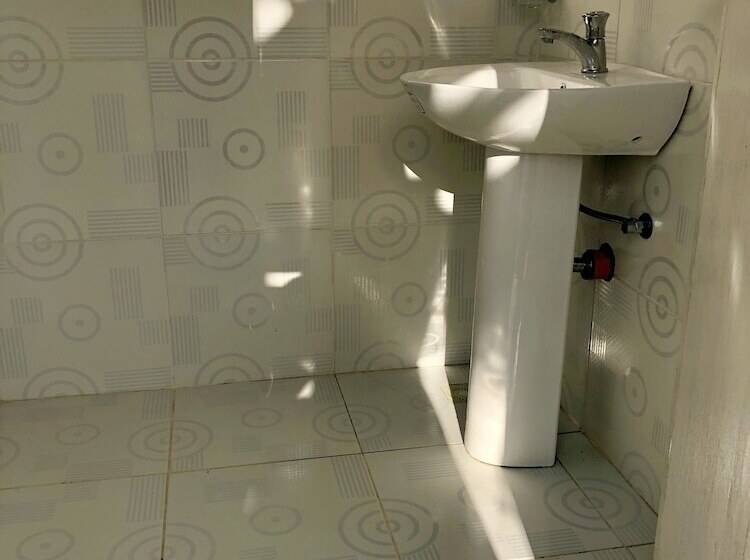 هتل Holiday Suites Port Barton