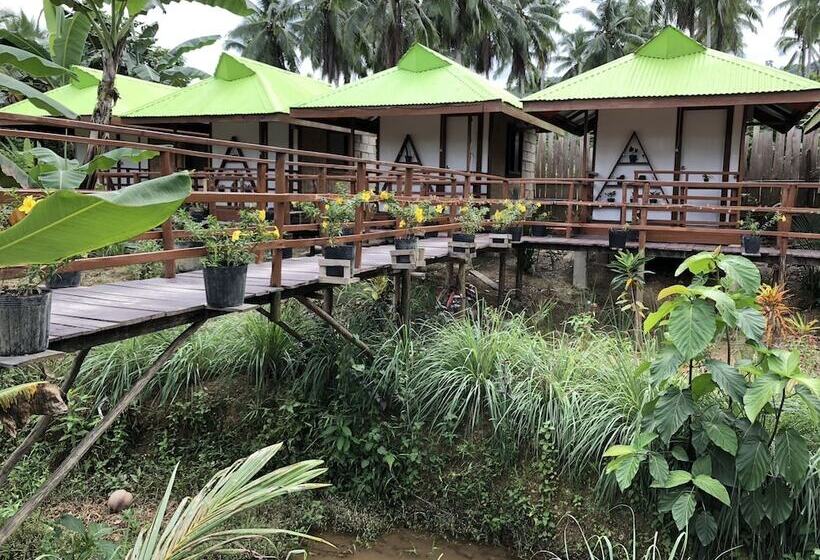 هتل Holiday Suites Port Barton