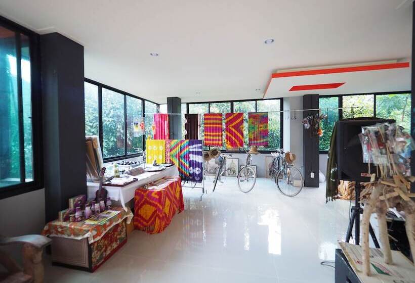 Отель Wang Tey Homestay Khiri Wong