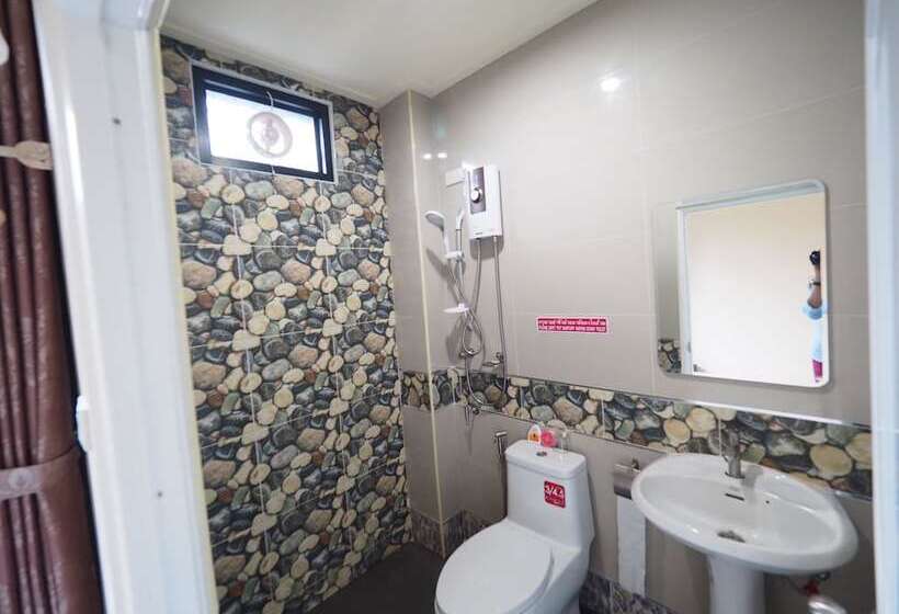 Отель Wang Tey Homestay Khiri Wong