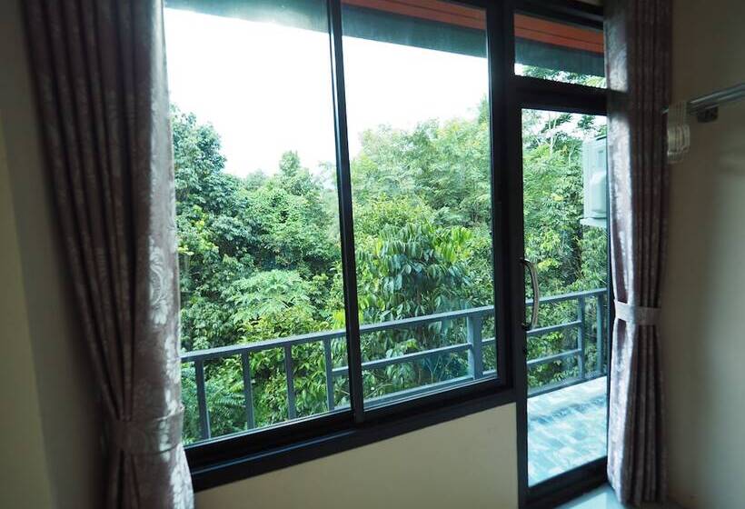 Отель Wang Tey Homestay Khiri Wong